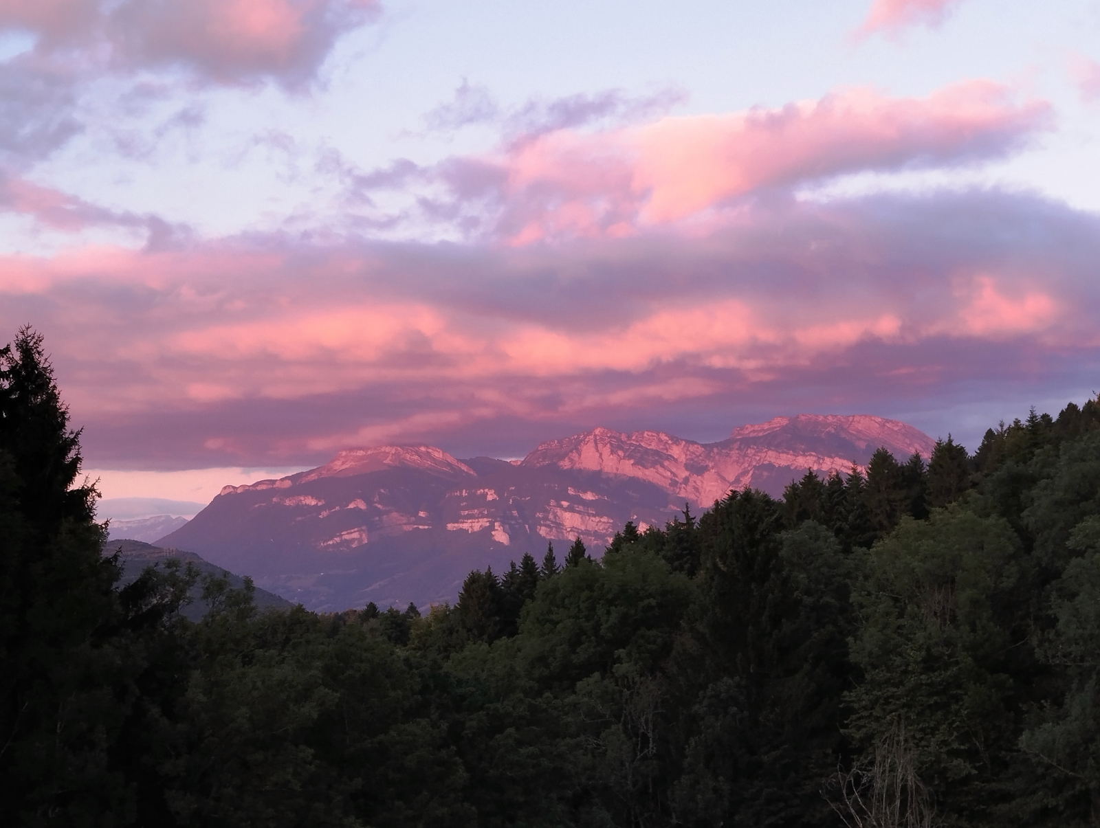 Uitzicht vanuit het raam op de Chartreuse