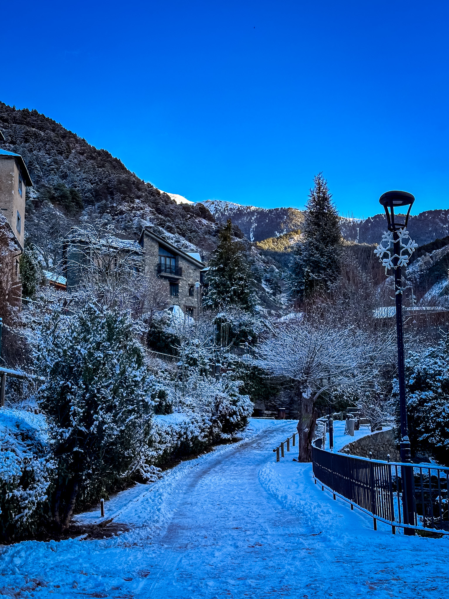 Unser Dorf, Ordino, im Winter