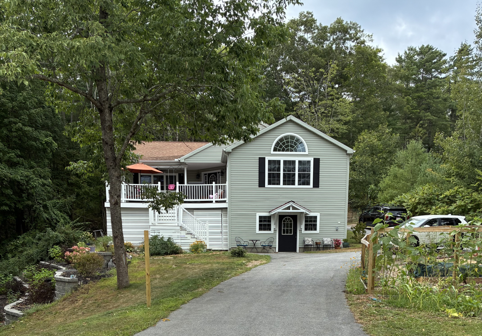 Direct entry into first floor 2 BR/ 1 BA garden apartment
(no stairs)