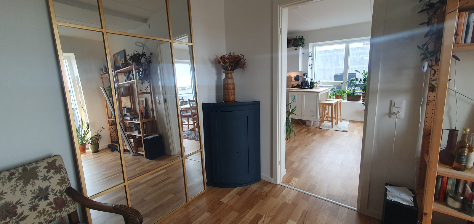 We removed the door between living room/ guest room and the kitchen.