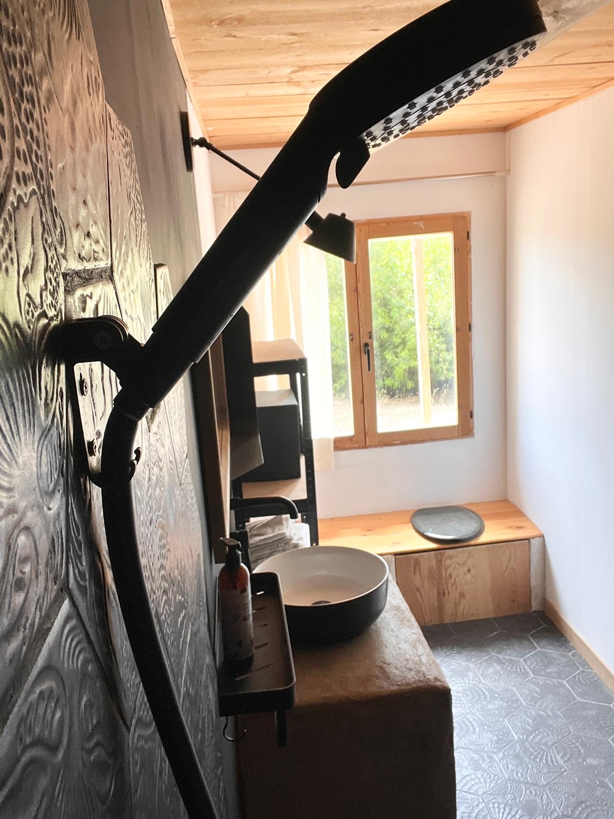 Kleines Off-Grid-Haus in El Matarraña im Austausch für eine Wohnung in Barcelona