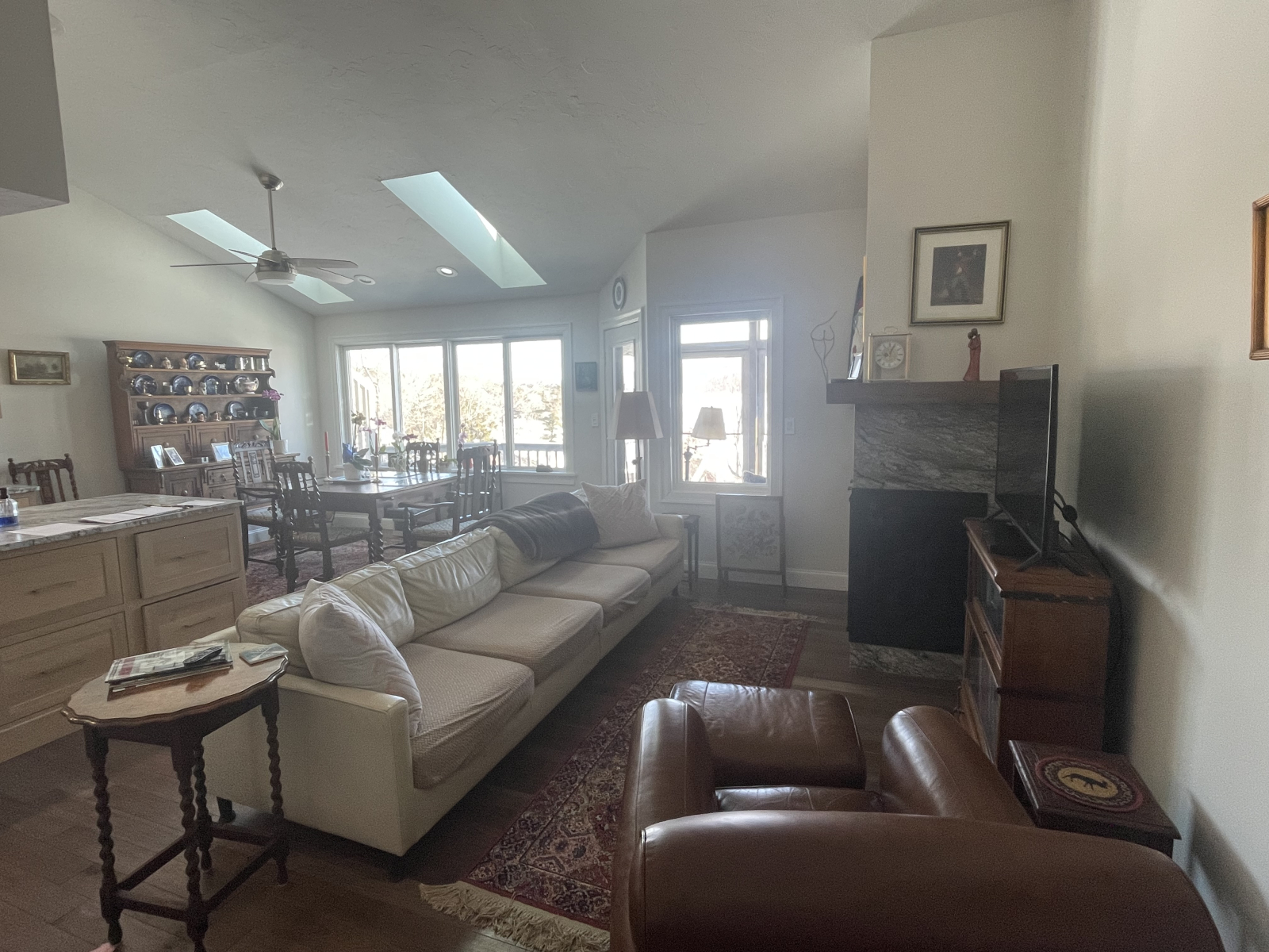 Condominio recién descubierto en el lago