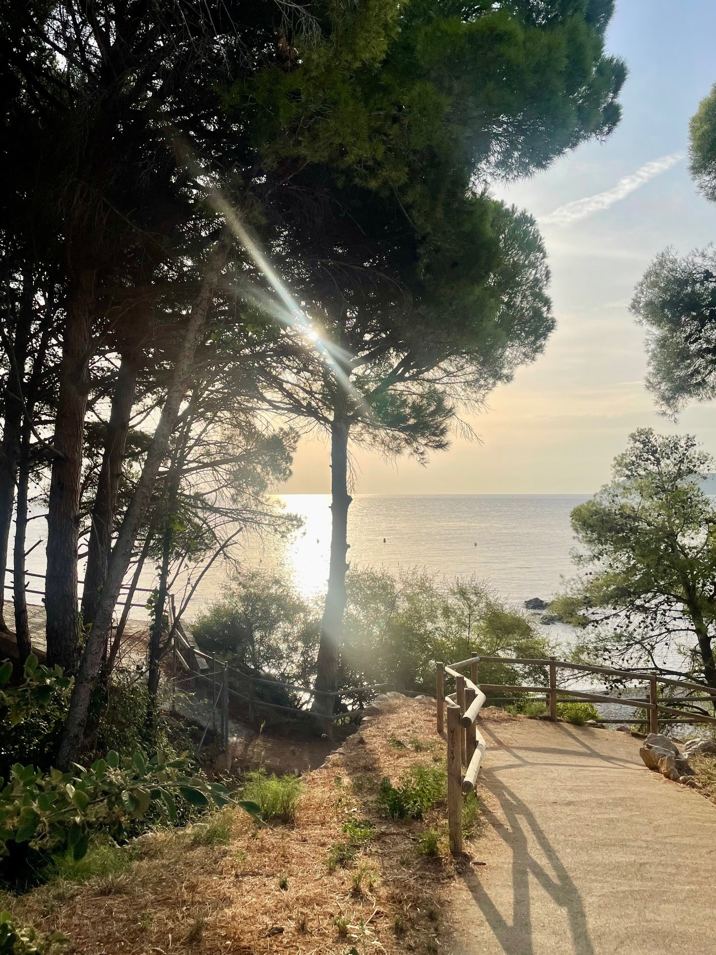 parte da deslumbrante caminhada costeira na porta