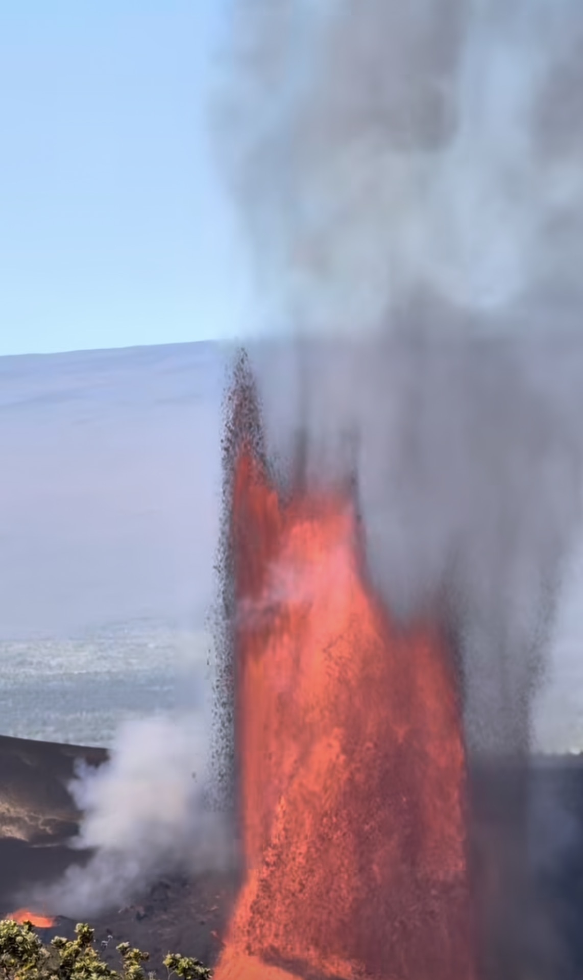 Recente lava-uitbarstingen zijn tot wel 300 meter hoog geweest!