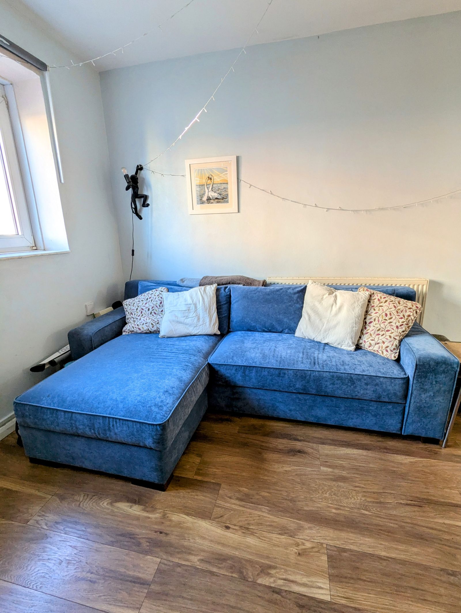 Comfortable seating area for chilling with boardgames or in front of the TV!