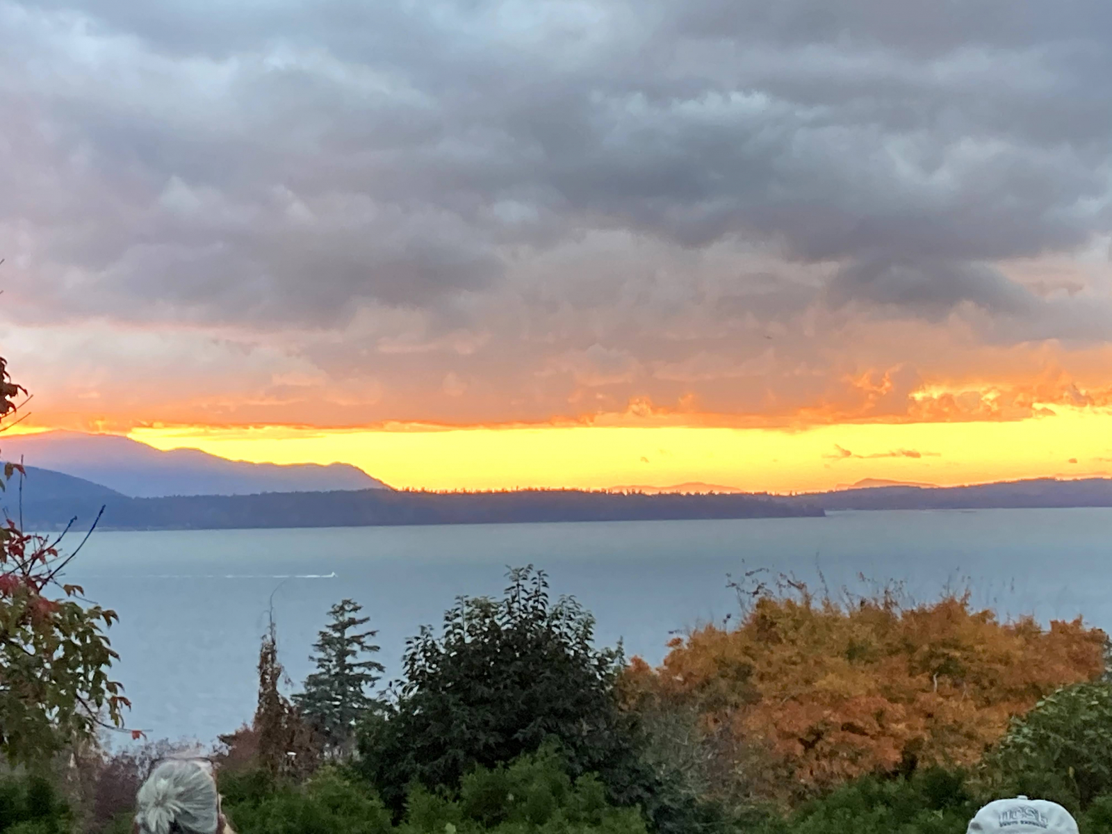 Chaque soir, un magnifique coucher de soleil sur la baie de Bellingham