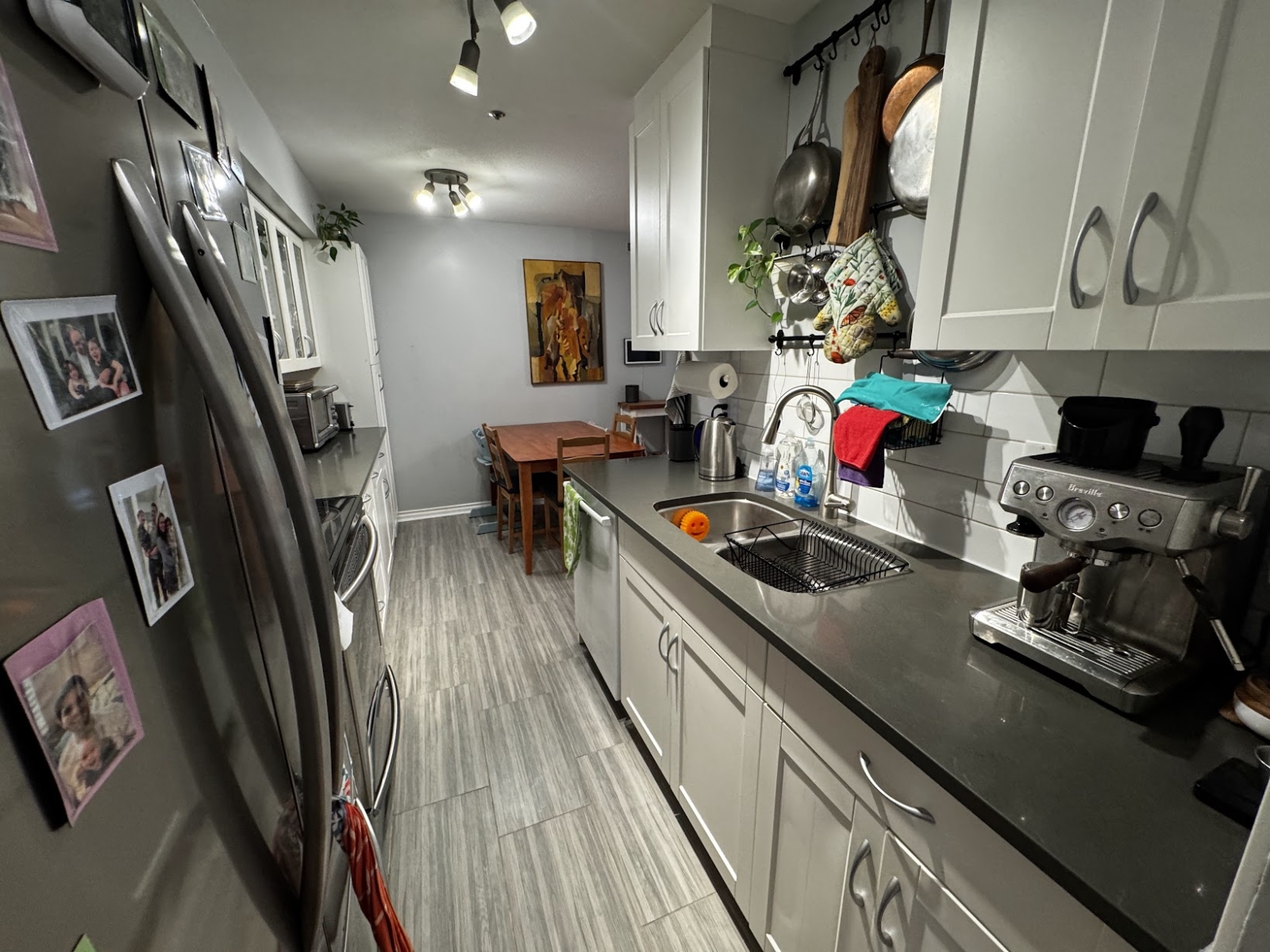 Gezellig, gezinsvriendelijk appartement in het centrum van Vancouver (op zoek naar 2027)