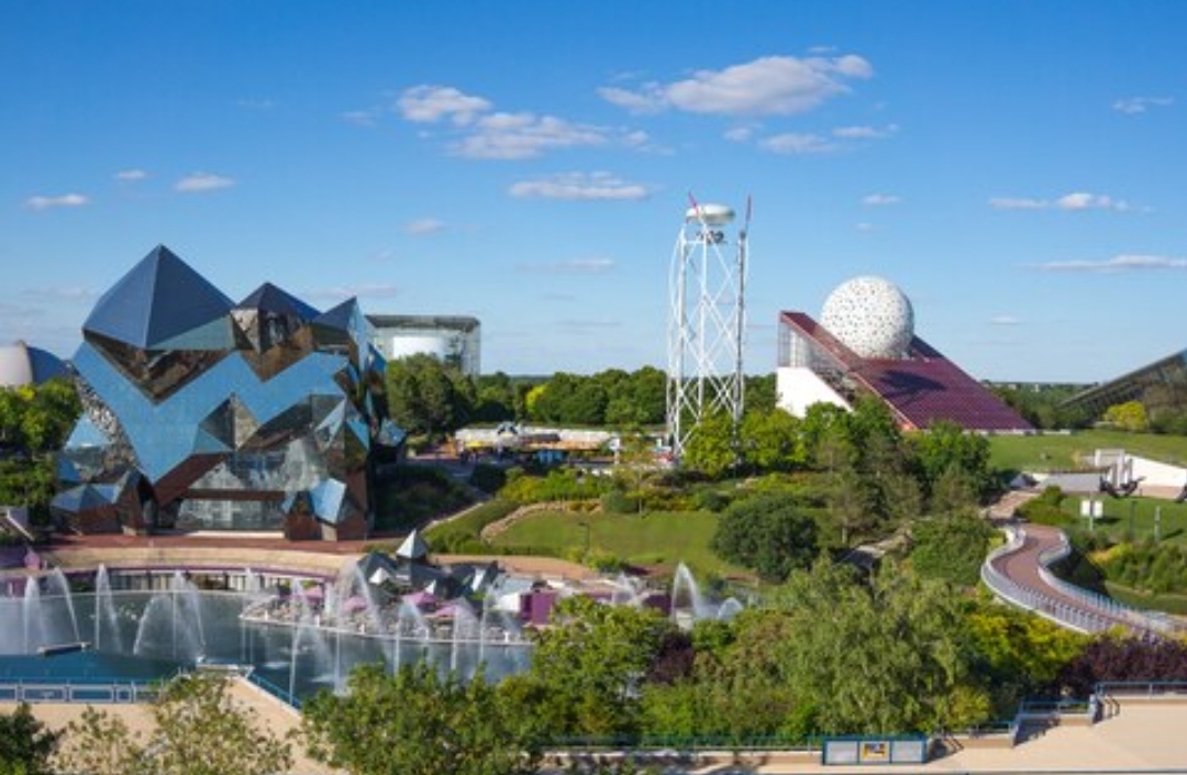 Futuroscope Park 30 minutes away by car