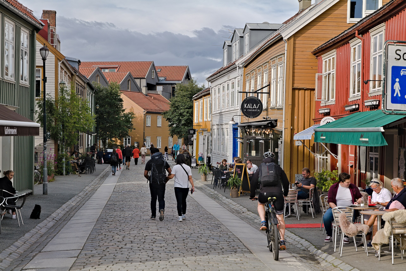 Lots of lovely cafés at Bakklandet, a 15-20 minute walk away from the house.