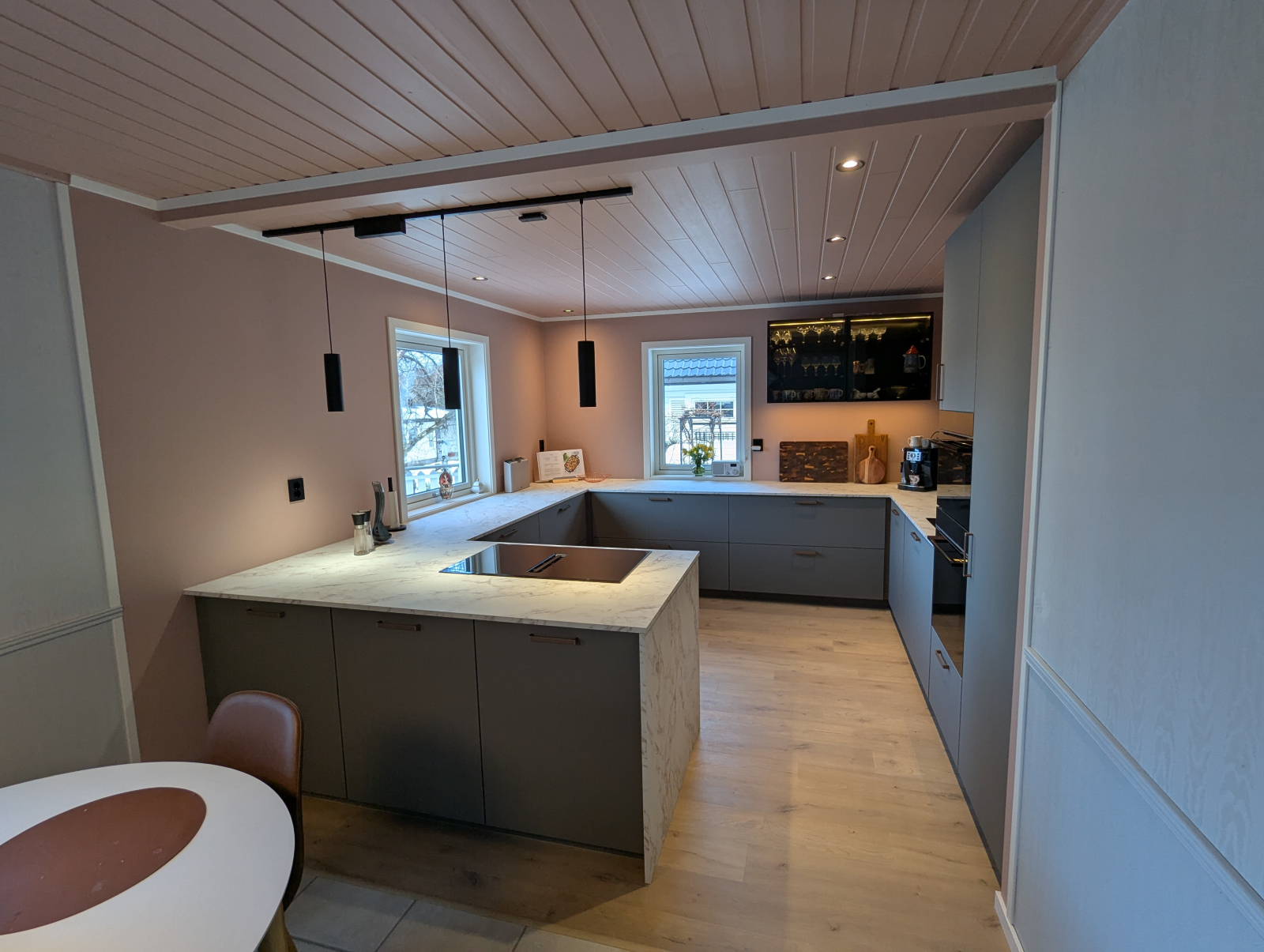 Casa de família norueguesa tranquila perto da natureza, no norte da Noruega.