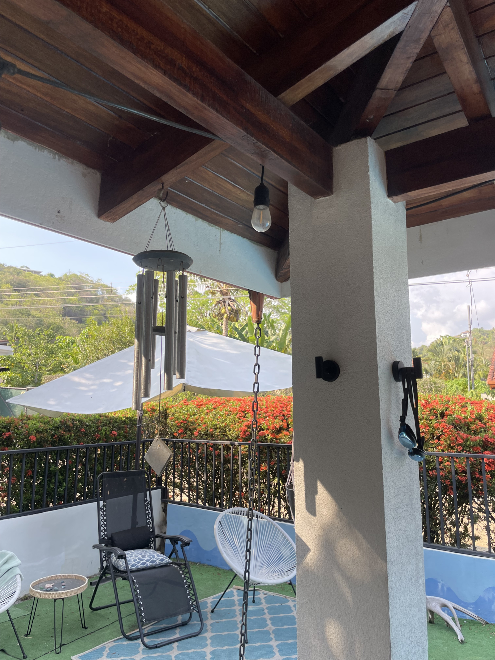 Casa Lapa | Giungla e Vita in Oceano. Super confortevole due camere da letto in un quartiere tranquillo e recintato, vicino alla famosa spiaggia del surf, alla giungla e situata in posizione centrale per tutte le tue avventure!