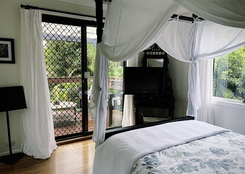 Magnolia Cottage with Therapeutic Hot Tub/Spa - Globes / Plutos Welcome!