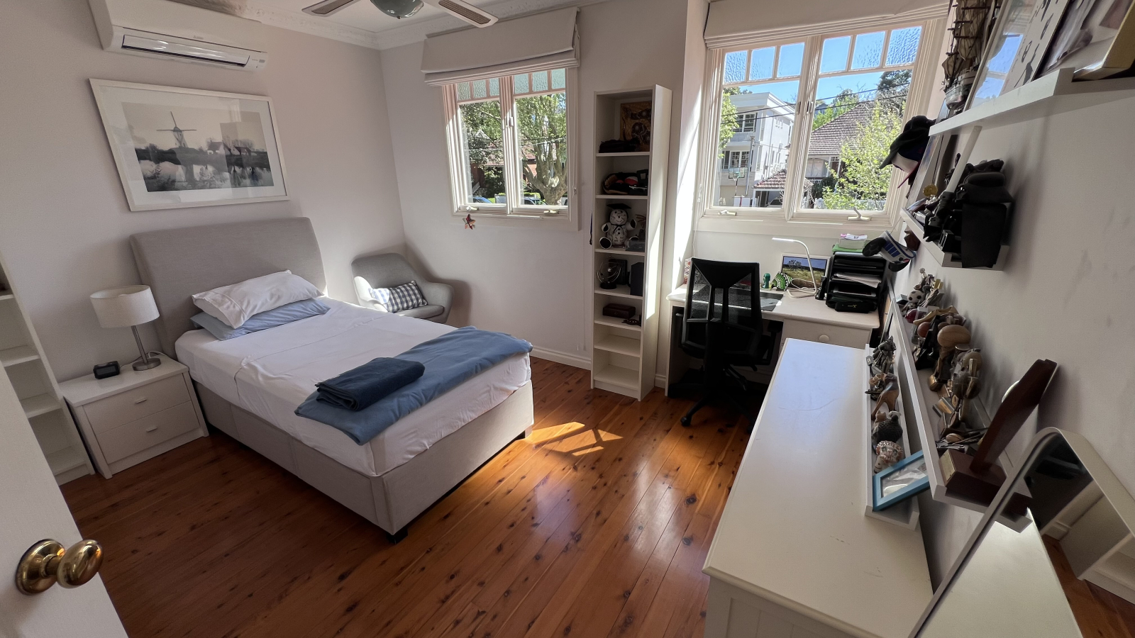 Bedroom 4 with king-single bed