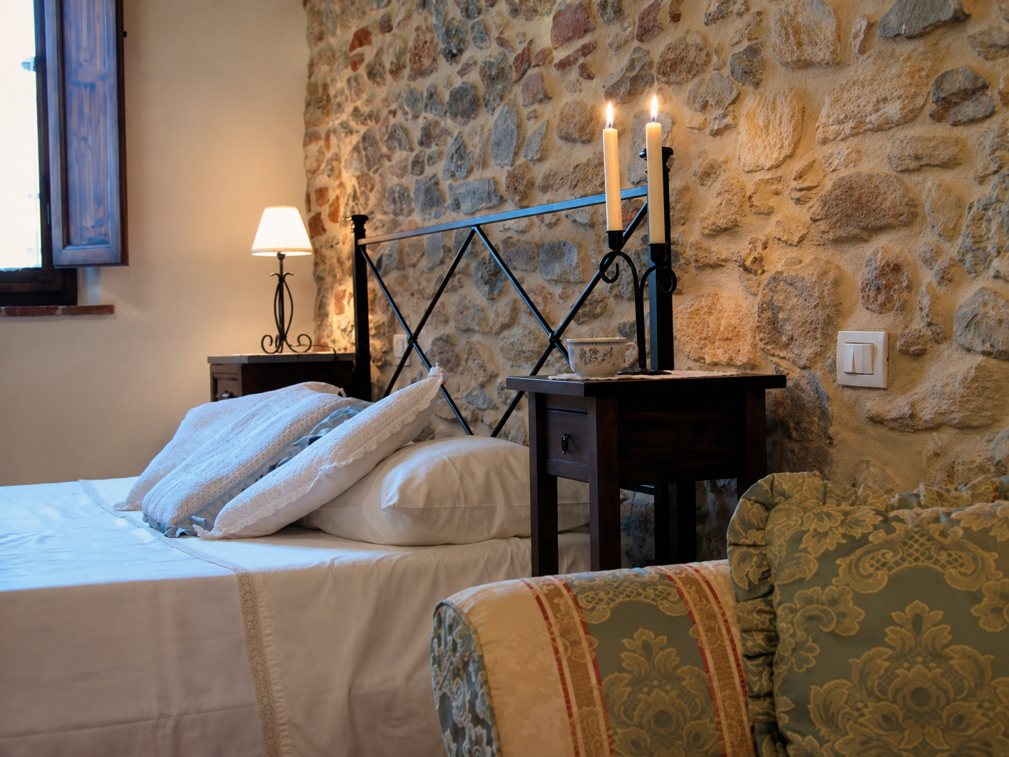 Gezellig huisje in een middeleeuws dorp op een heuvel in Toscane