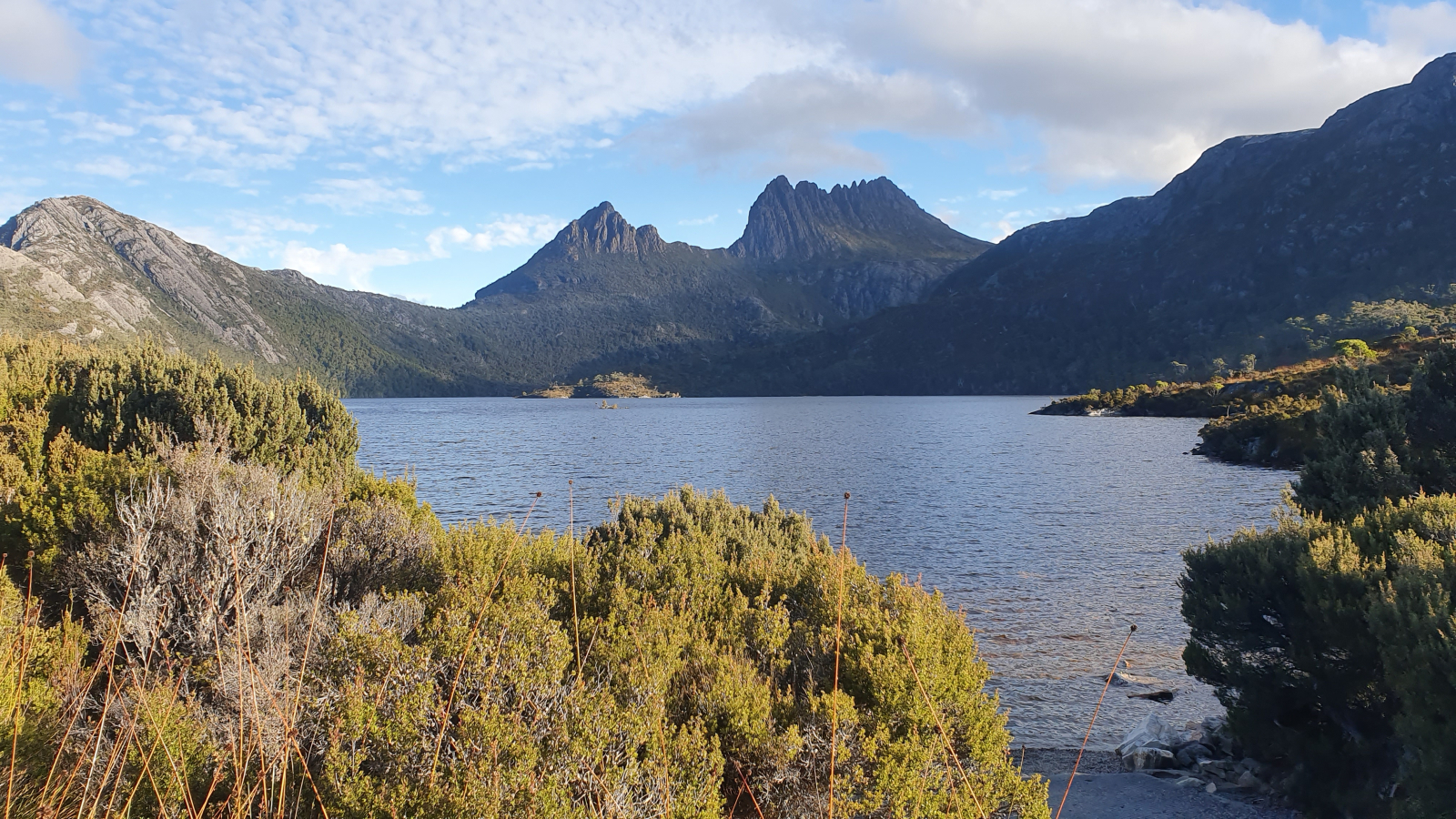 Le spectaculaire parc national de Cradle Mountain. À 45 minutes en voiture du centre d’accueil.