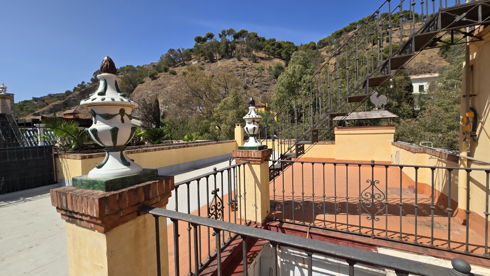 Communal roof terrace with views of Gibralfaro castle. A great spot to watch the sun set