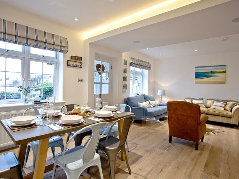 Waterfront Cottage, eingebettet am Meer in South Devon, Großbritannien,