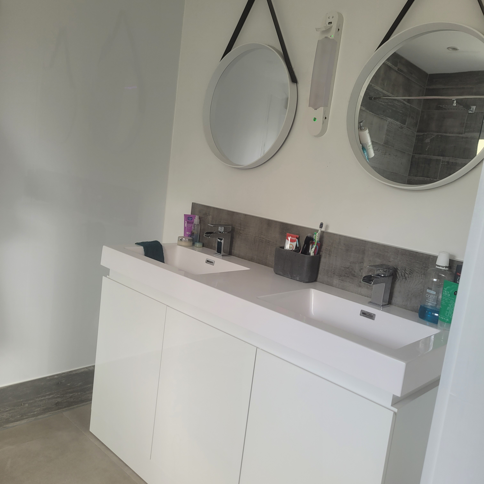 His and hers sinks ensuite ground floor