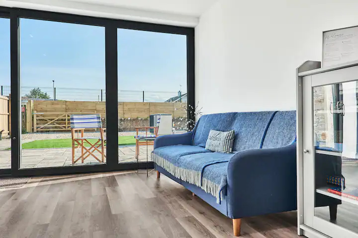 Modern house with sea views Northern Ireland coast. 25 mins to Giants Causeway