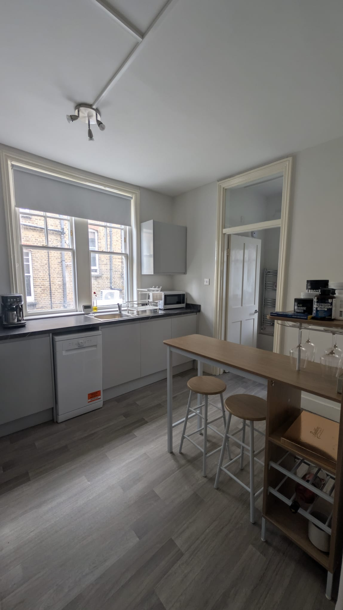 Adoramos cozinhar, por isso espere uma cozinha totalmente equipada com tudo o que precisa para cozin ...