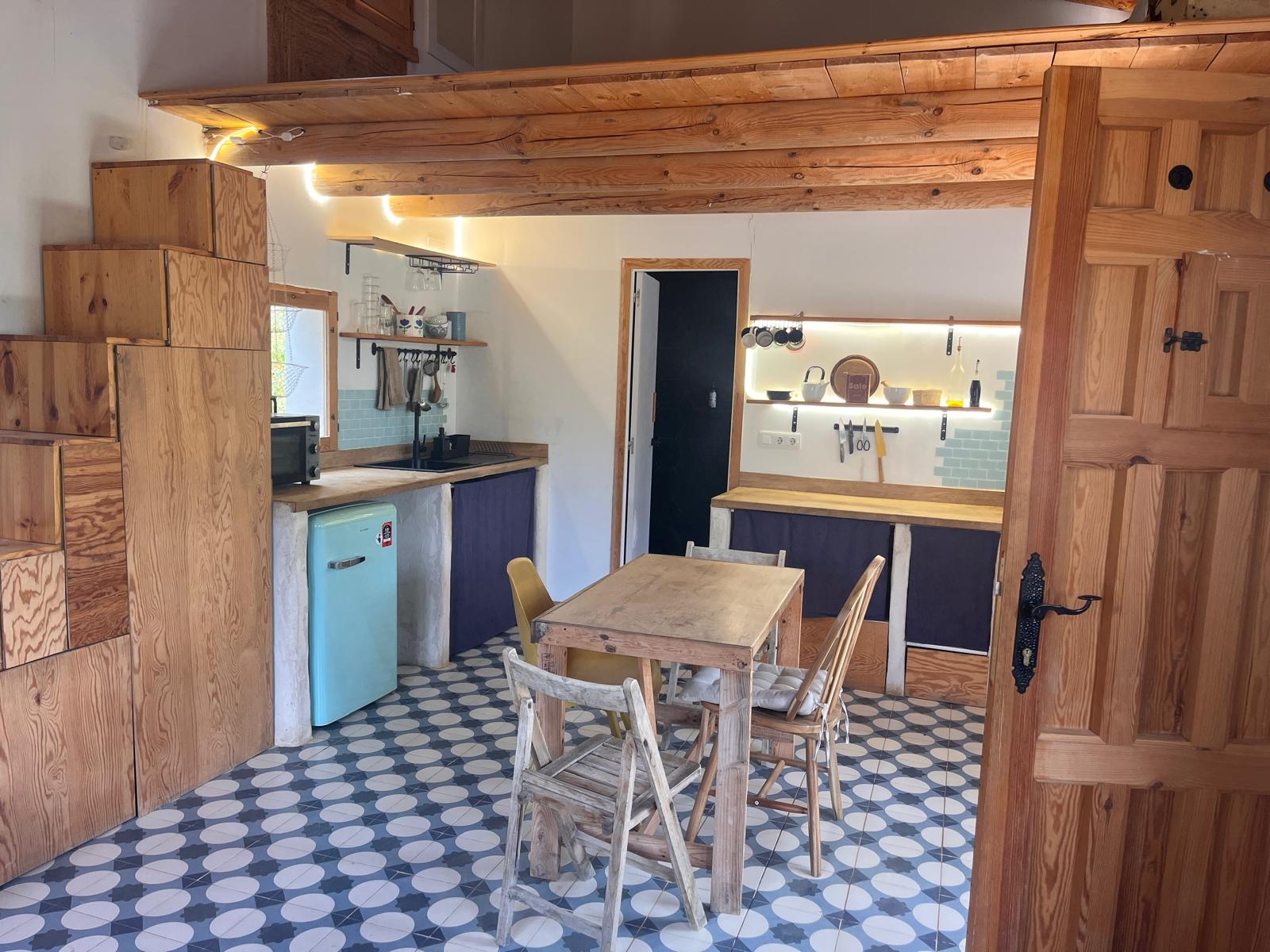 Kleines Off-Grid-Haus in El Matarraña im Austausch für eine Wohnung in Barcelona