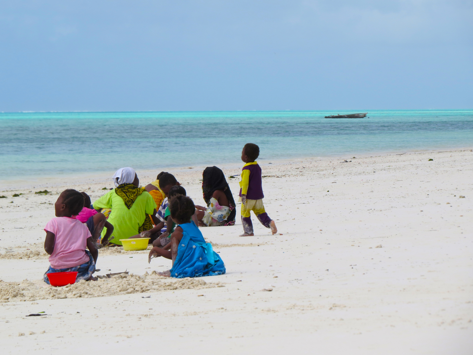 Zanzibar- dog incl. in 3 bedroom house on Zanzibar- 200 m from a  beautiful beach.