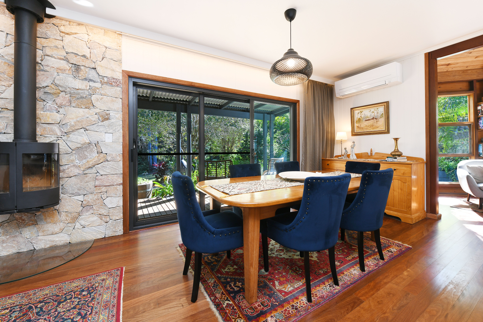 Table à manger pour six (6) personnes