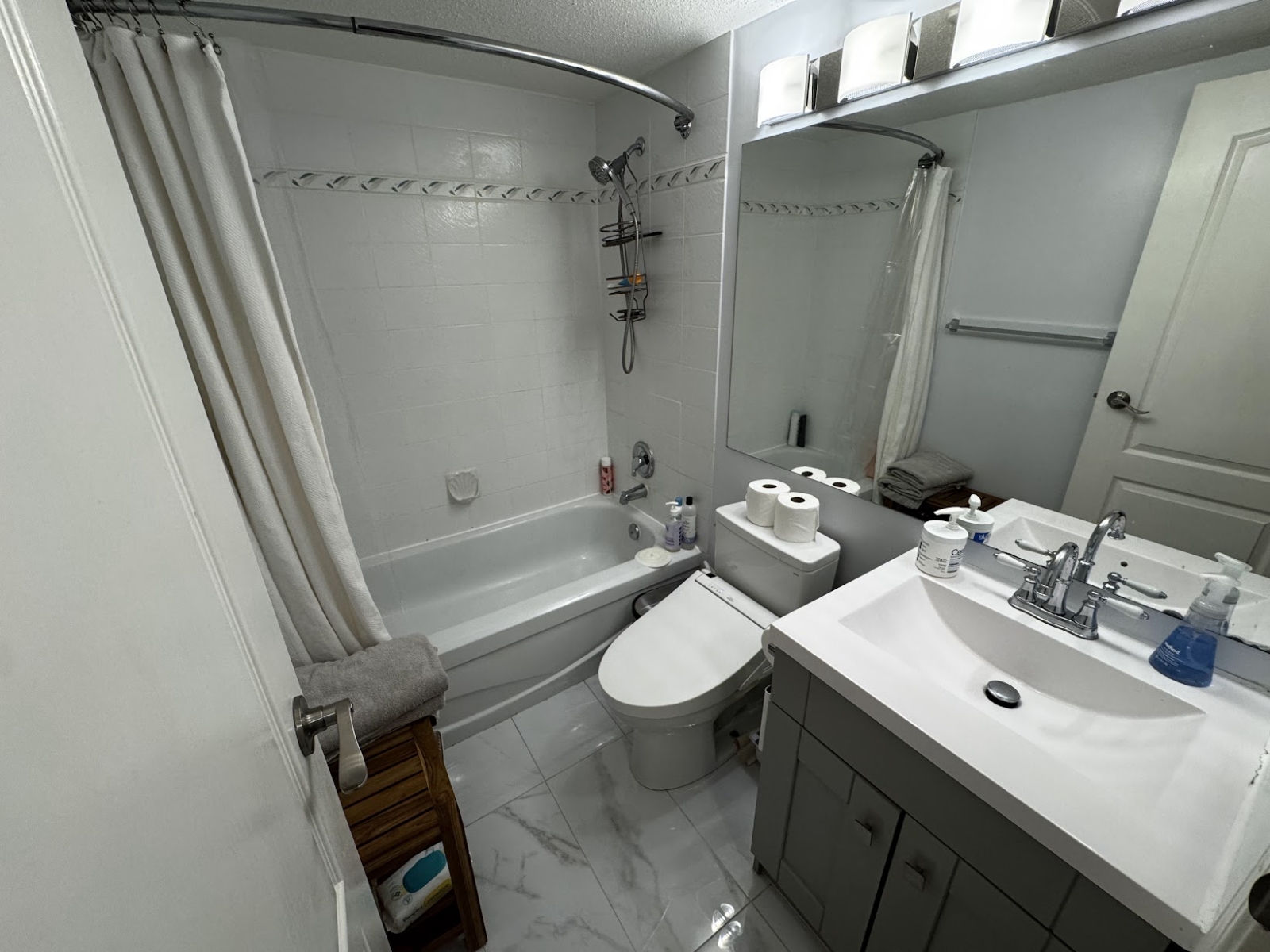 Gezellig, gezinsvriendelijk appartement in het centrum van Vancouver (op zoek naar 2027)