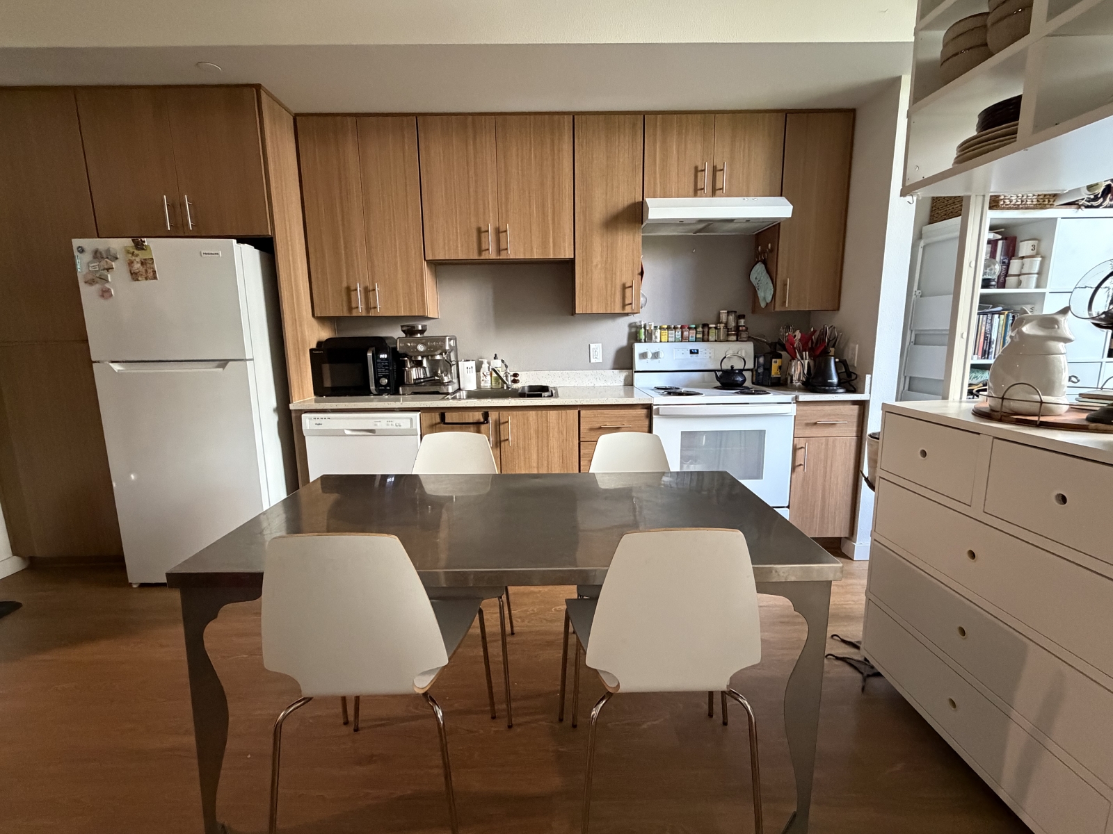 Kitchen and dining table