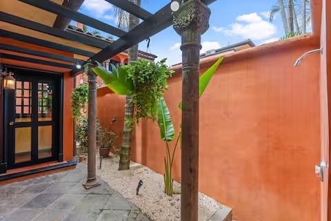 Villa méditerranéenne avec piscine privée à quelques pas de la plage