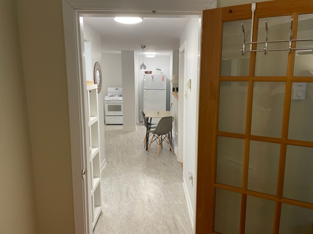 Camera da letto con vista sulla cucina