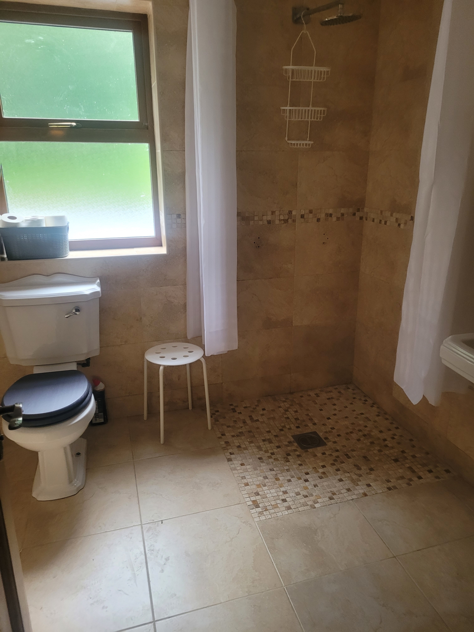 Accogliente cottage moderno a poca distanza a piedi da Westport Town e altri servizi locali
