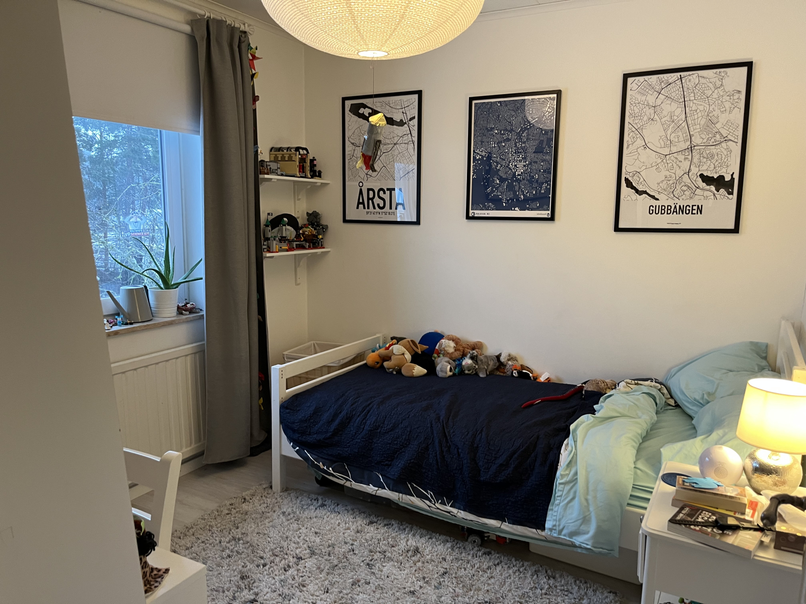 Chambre avec lit simple