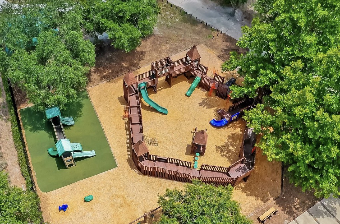 Casa grande con jacuzzi, piscina y cocina exterior en la finca Golf cerca de la playa