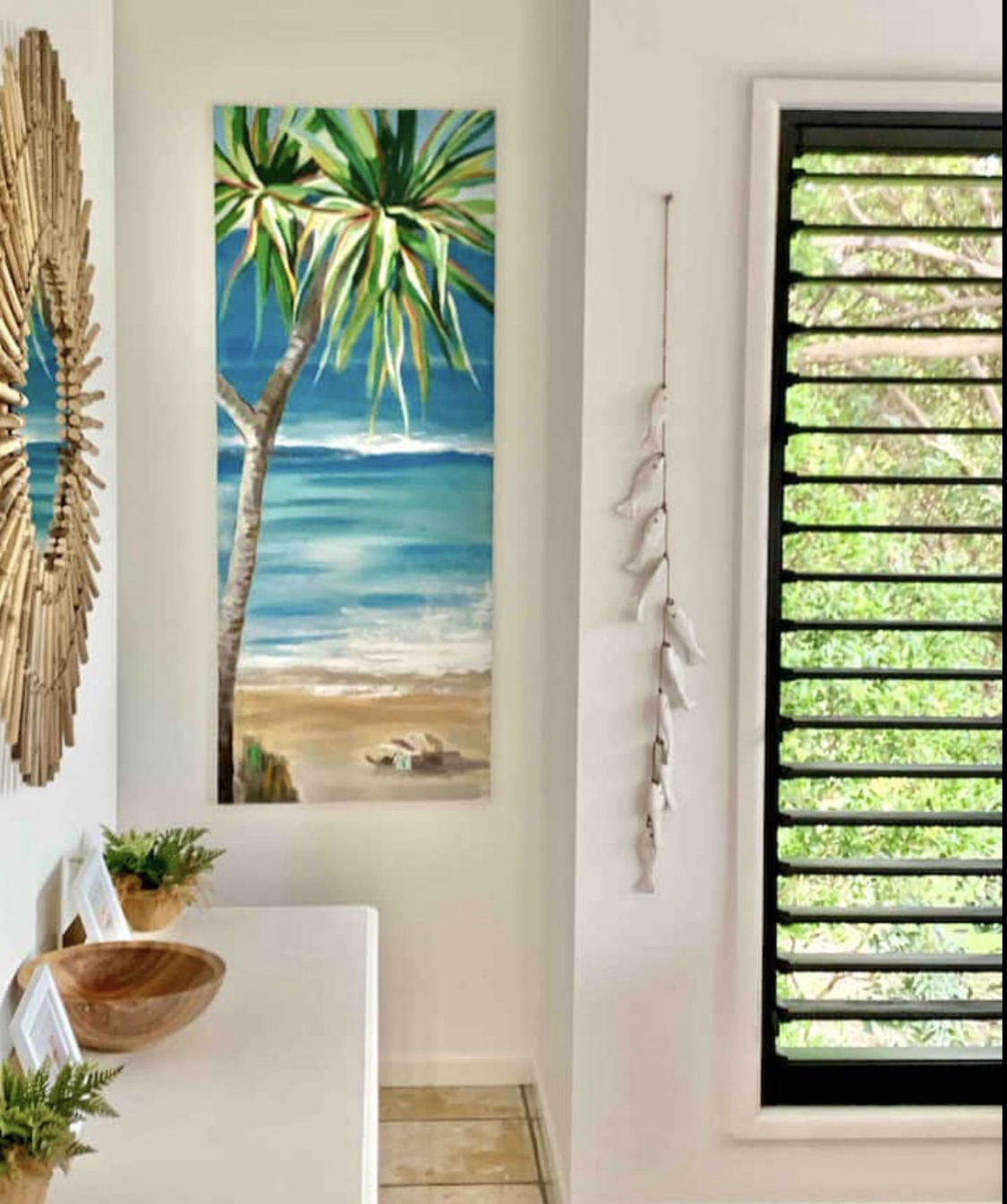 Entry to powder room