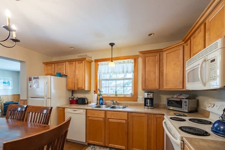 Family home in the Maine mountains, with direct access to trails, walk to Bethel, and 10 min to Sunday River!