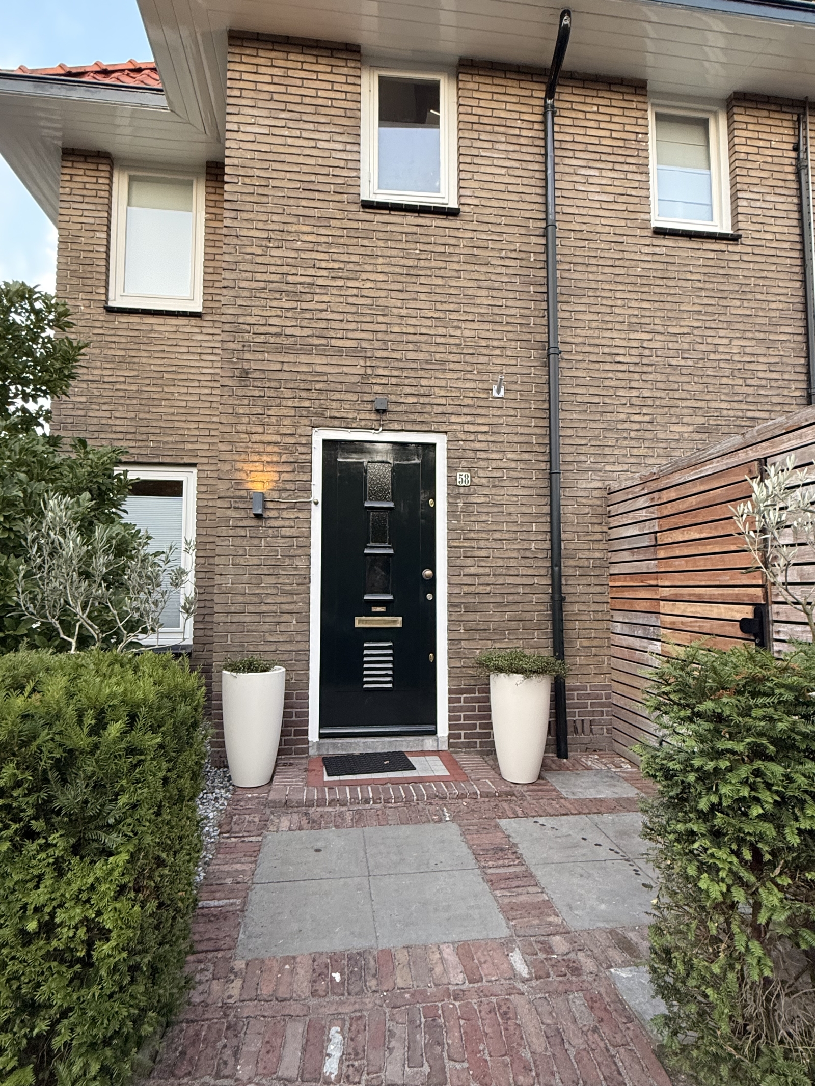 Charmante maison avec jardin, à 30 minutes en voiture ou 60 minutes en transport en commun d’Amsterdam et d’Utrecht