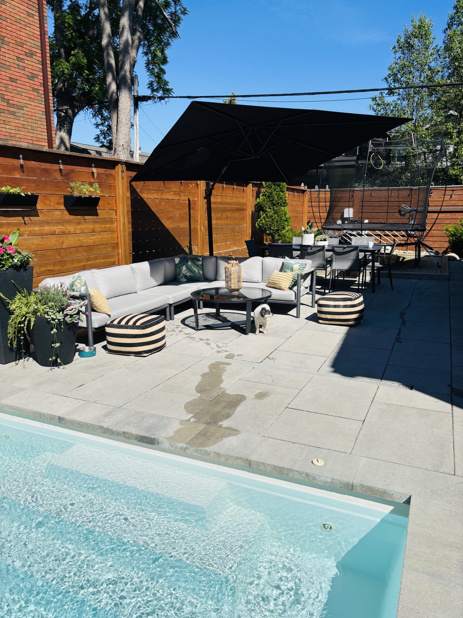 Preciosa casa familiar CON PISCINA en la capital de Canadá: ¡OTTAWA!
