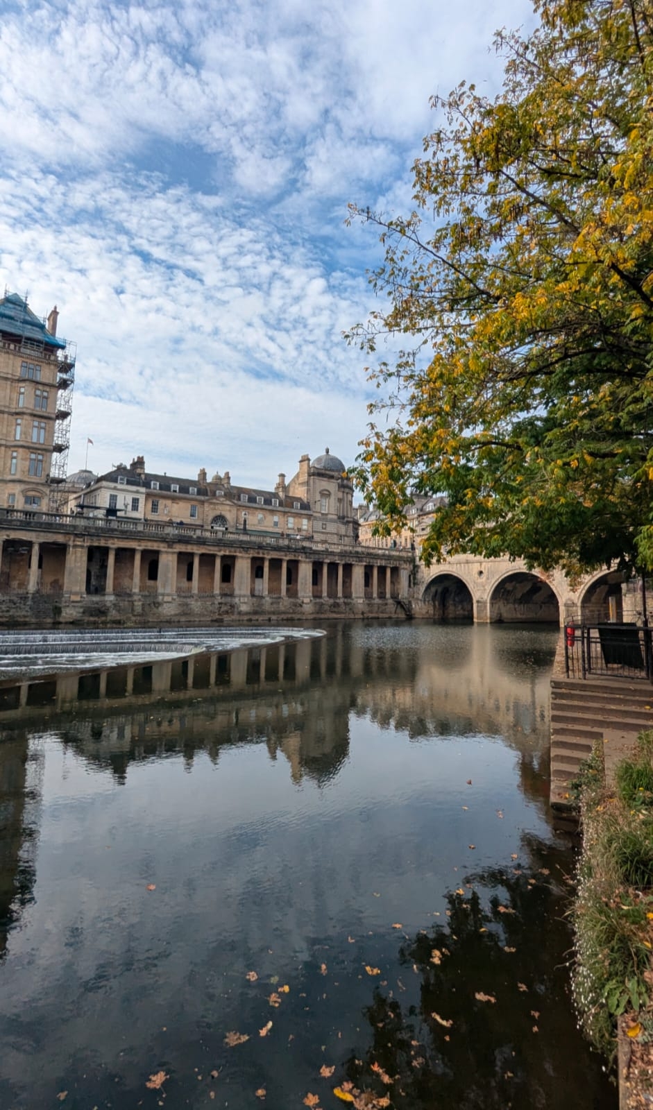 Maison familiale au bord du canal et de la rivière près de la ville historique de Bath