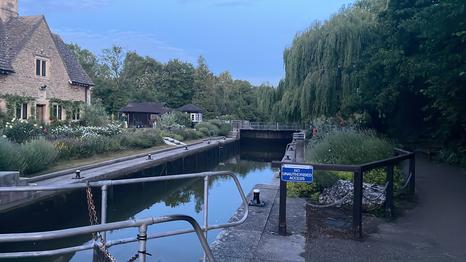 Riverside lock