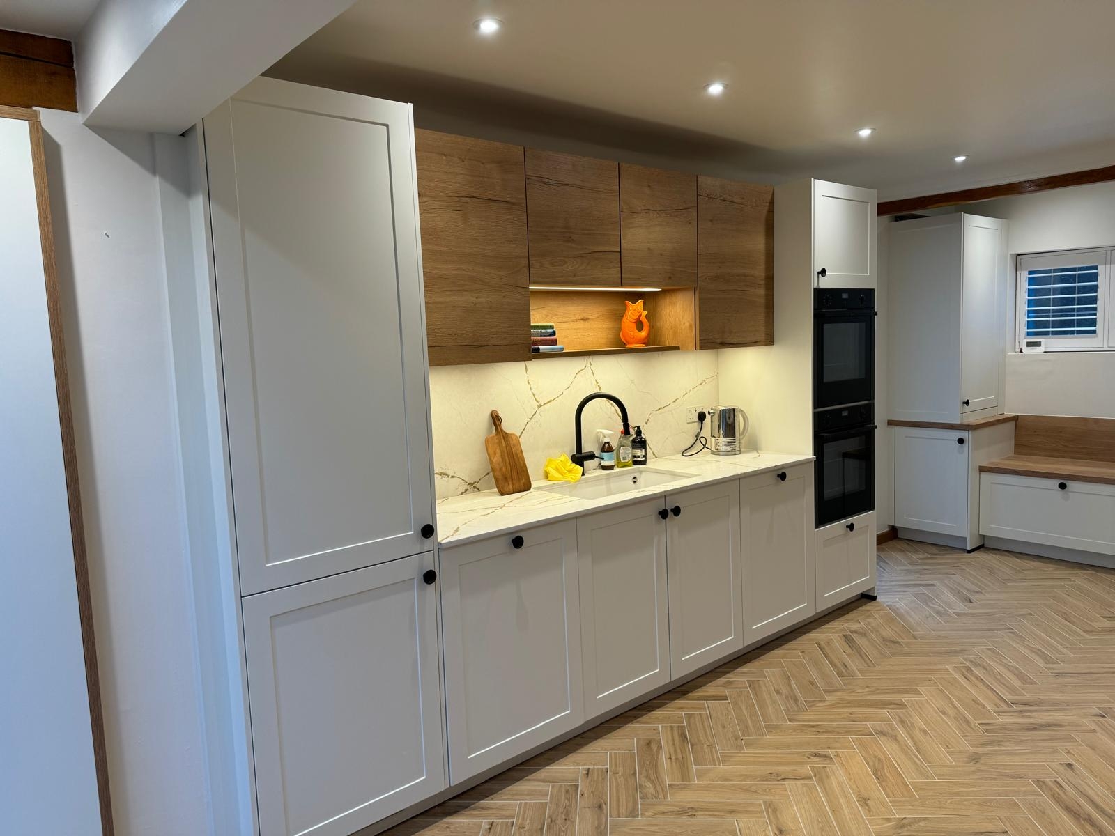 Prachtig karaktervol huis met 4/5 slaapkamers op een privéstrandlandgoed, West Sussex, handig voor Goodwood.