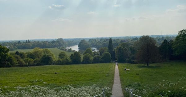 Family Home in London (Twickenham, Richmond upon Thames) | Fast Transport, Riverside & Local Charm