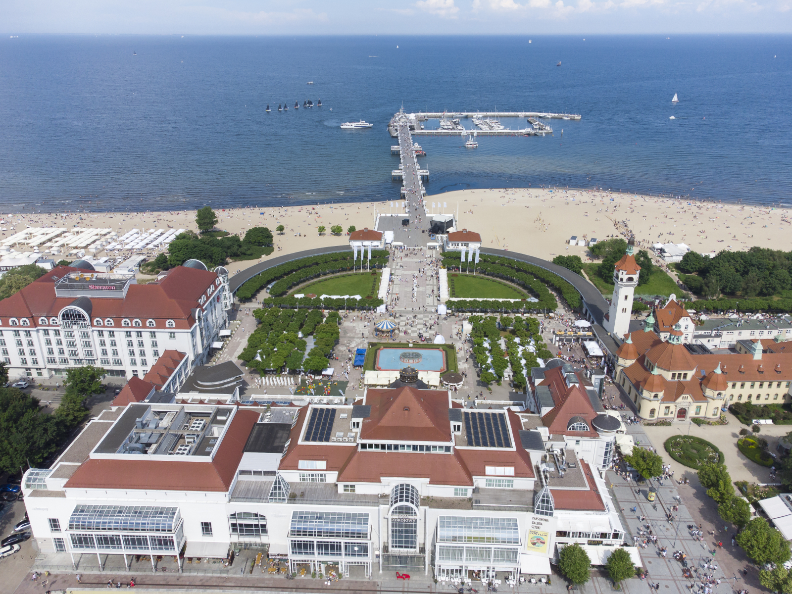 Eine gemütliche 3-Zimmer-Wohnung mit kleinem Garten, gelegen in einem charmanten Gebäude aus dem 19. Jahrhundert im Herzen des schönen Oliwa-Viertels