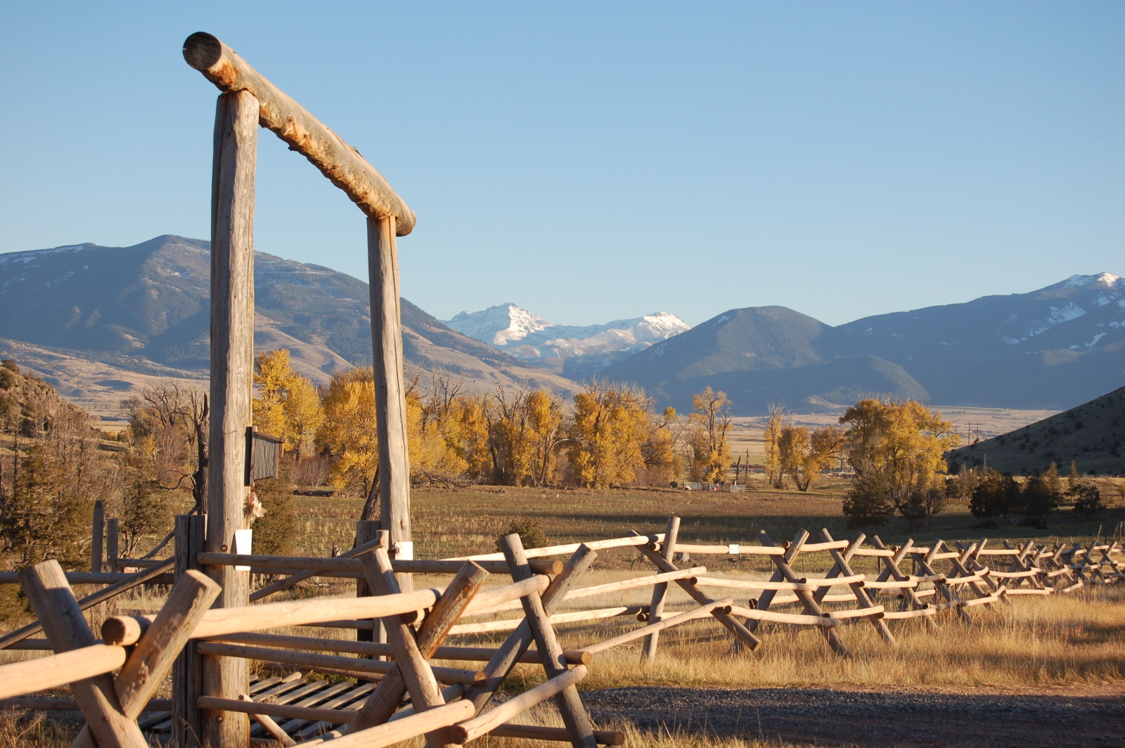 Casa moderna em Bozeman com fácil acesso a Yellowstone e aventuras ao ar livre empolgantes à sua porta.