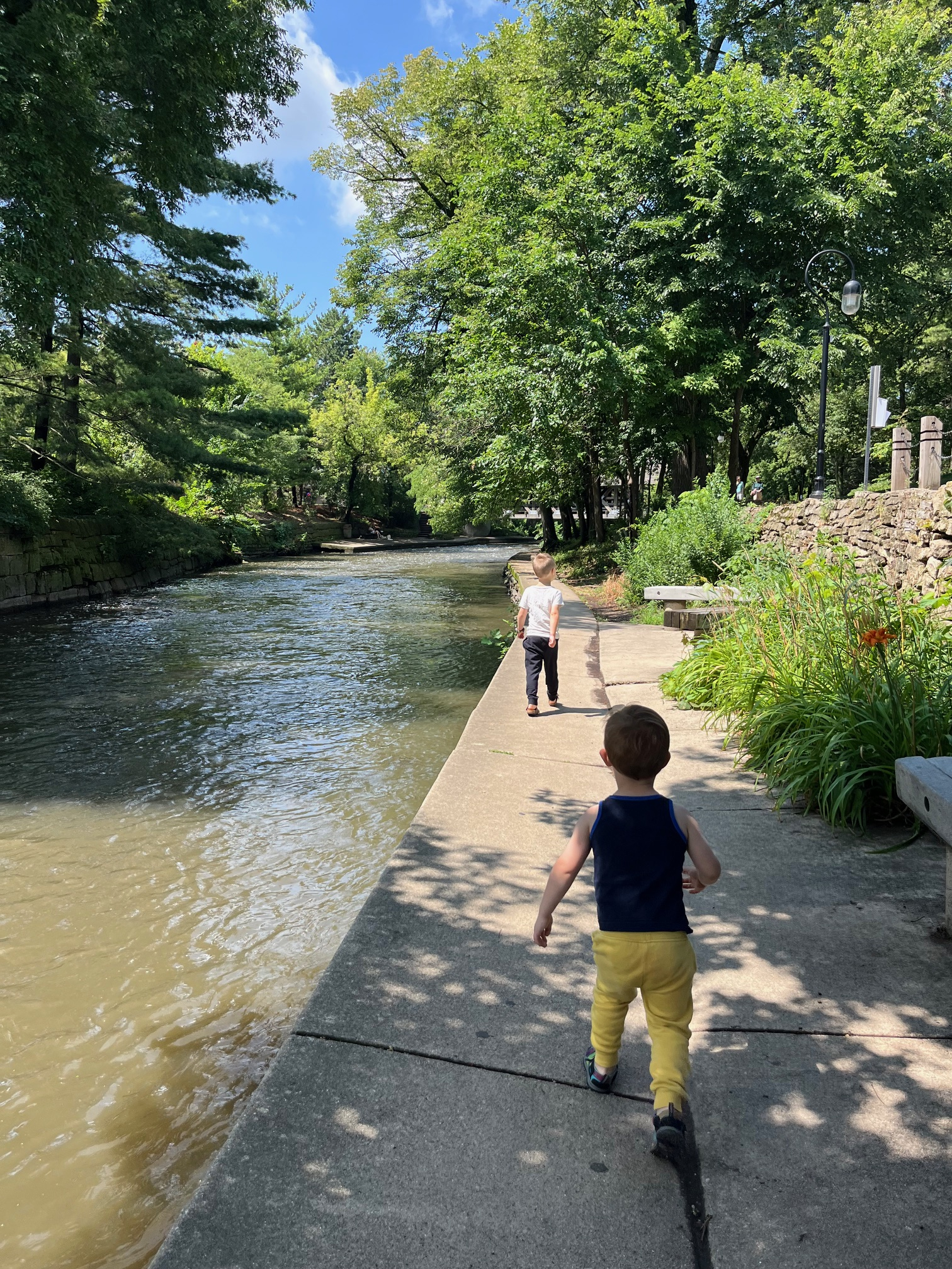 Downtown riverwalk leads to local shops, restaurants, playground, library etc. Ten minute walk from ...