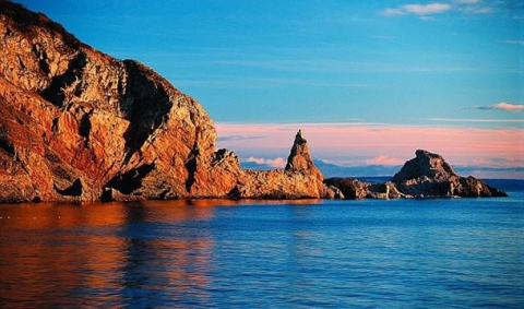 Ansteys Cove - 5 minuten lopen van ons huis waar je een duik in zee kunt nemen en iets kunt eten (in het seizoen)