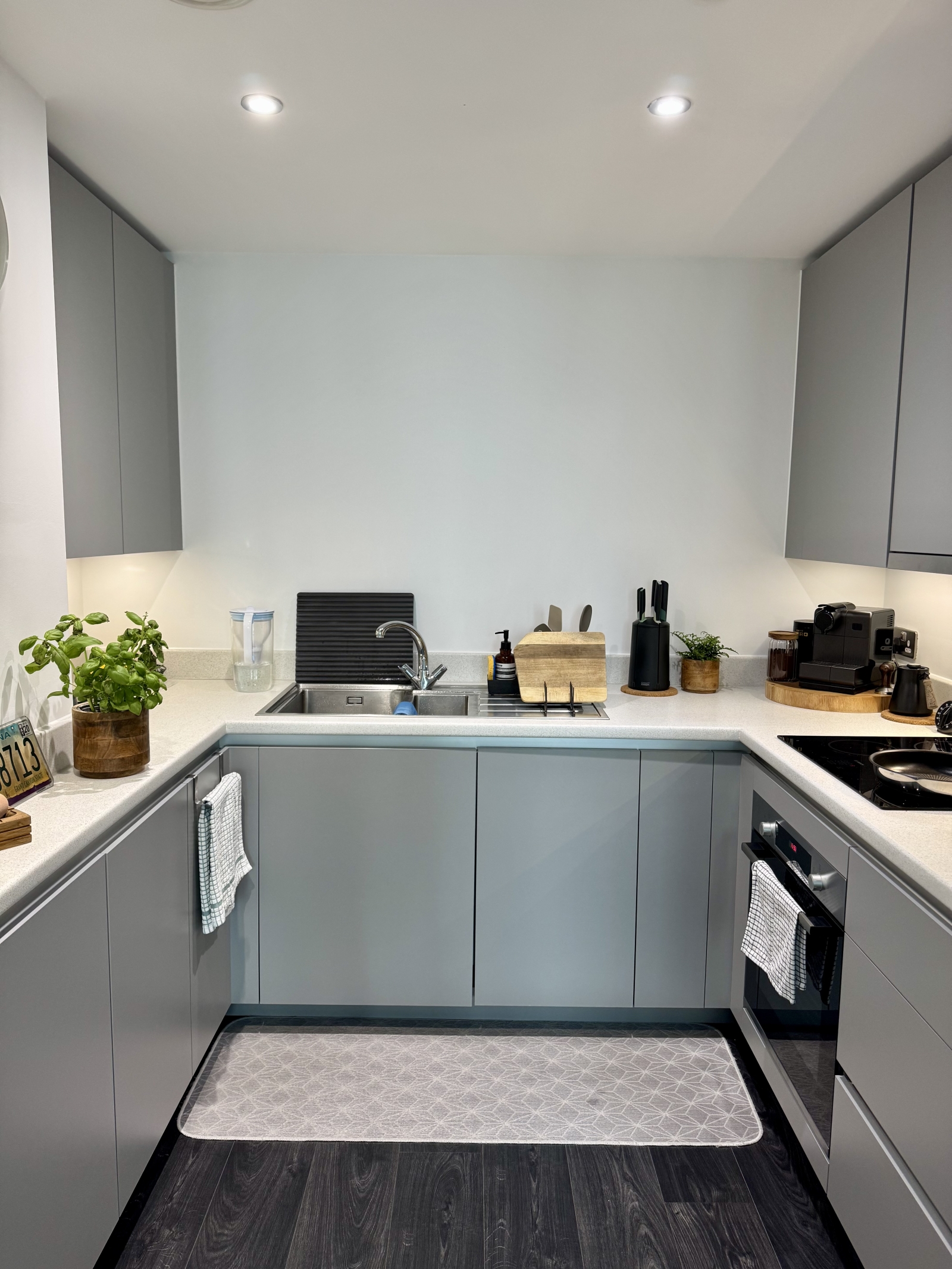 A cool, modern flat with plenty of character - comfortable, welcoming and a great base for exploring.