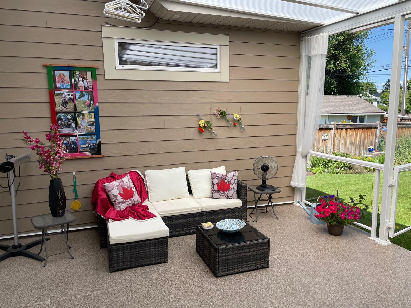 Comfortable 2 bedroom home in a quiet community but close to a lot of the activities.