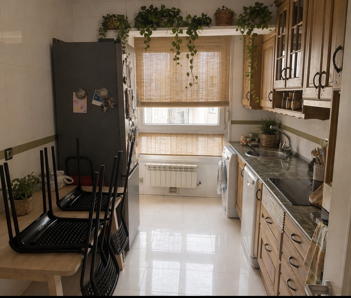 Welcome to our warm and cosy apartment in the heart of Vitoria-Gasteiz, capital of the Basque Country. Located in the heart of the city, it is the perfect place to discover one of the greenest cities with the best quality of life in Europe.