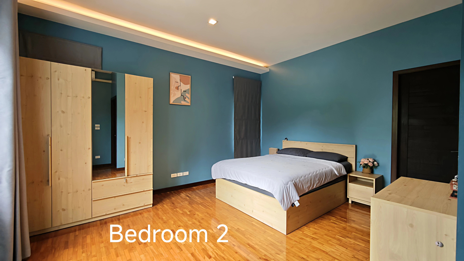 Queen size bed for your stay